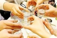 32歲男子喝6兩白酒後口吐白沫、昏迷不醒，醫生卻說他太幸運-酷播亮新聞