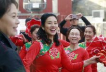 父母跟我北漂，他們不開心，我也深陷內疚-酷播亮新聞