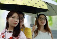 元旦街上隨拍香港歌手《方大同的女粉們》喜歡請收藏-酷播亮新聞