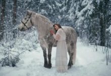 不用PS不加特效，她用生命拍出戰鬥民族的「美女與野獸」-酷播亮新聞