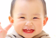 家裡有寶寶的請注意，這物使用不當會導致6個月內的嬰兒脊椎變形-酷播亮新聞