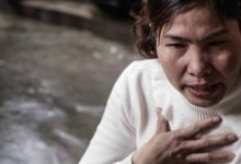 丈夫屍骨未寒，女子就打掉孩子，算命先生一言，女子幾度崩潰！-酷播亮新聞