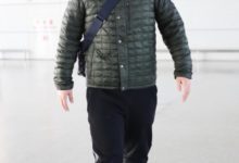 時尚潮人杜海濤現身機場，遇攝影師拎編織袋故意凹造型-酷播亮新聞