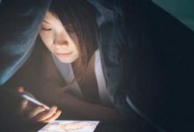 調查：今晚你幾點睡覺？近半數大學生零點后入睡，熬夜都在做啥-酷播亮新聞