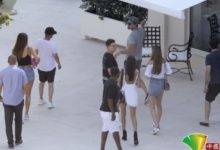 萊昂納多率眾辣妹開赴派隊 背影喜感十足-酷播亮新聞