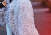 宋茜又換髮型了，精緻短髮甜到炸，穿毛絨外套又酷又美！-酷播亮新聞