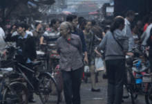 菜場被大媽介紹對象30歲「大齡女青年突然閃婚」單身狗直呼：太精彩！-酷播亮新聞