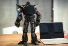 桌面型戰鬥機器人！送給環太平洋大機器人愛好者的春節禮物-酷播亮新聞