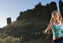 跑步背肌隱隱作痛，麻煩大了！快來跟我這樣做！-酷播亮新聞