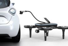 電動汽車對無人機說：我沒電了！快飛過來給我充充電！-酷播亮新聞