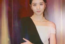 網傳她要演小龍女，被吐槽是厚嘴唇的駝背獃子，但衣品沒話說！-酷播亮新聞