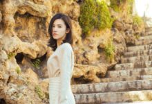 她是歌手出道，因一個騙來的角色大紅，氣質出塵穿扮美得發光！-酷播亮新聞