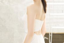 於正為捧紅她花3個億，她卻被網友說太丑紅不了，衣品卻人人贊！-酷播亮新聞