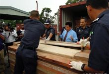 國外一輛汽車被攔下，車廂發現裡面藏有珍稀物品-酷播亮新聞