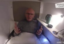 60歲的老爺爺自願將自己活埋-酷播亮新聞