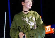 戚薇裝扮嫩成18歲，細白長腿讓人看呆眼，網友：李承炫有福氣！-酷播亮新聞