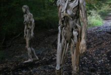 直擊日本荒郊野外栩栩如生的木頭人-酷播亮新聞