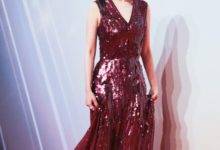 楊冪唐嫣同穿紅色亮片裙，帶貨女王PK高糖女神，誰更勝一籌呢？-酷播亮新聞