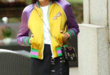 舒淇上面裹得很嚴，下面開叉到大腿根，網友：只有女神這麼會撩！-酷播亮新聞