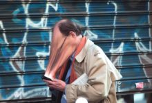 人類進化成怪物了？手機有多可怕！當代人只認識手機不認識人了！-酷播亮新聞