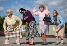 世界爆紅！可愛又俏皮的英國奶奶的舞蹈-酷播亮新聞