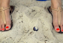 切莫只貪圖鞋的華貴，而委屈了自己的腳！腳比鞋重要，許多人卻常常忘記…-酷播亮新聞