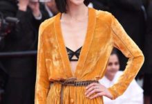 劉雯穿「浴袍」亮相戛納，黑色內衣都被看到了，只有她敢這麼穿！-酷播亮新聞