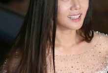 秋瓷炫長裙上鏡，開衩太深，網友：於曉光，你不管我就看了啊！-酷播亮新聞