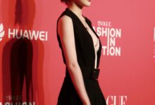 徐璐穿連體褲中門大開，那塊布越看越難受，網友：裡面沒穿吧？-酷播亮新聞