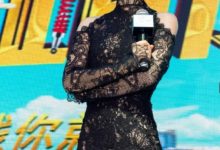 王鷗穿透視裙裹這麼緊，胯好大被嘲生過孩子，坐不好就走光了！-酷播亮新聞