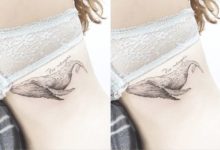 10個紋身想法，女孩在胸側紋上了一束花，魅力無比！-酷播亮新聞