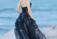 她曾爆紅還熱搜不斷，如今卻因被搶角色推上頭條，穿搭清新時髦！-酷播亮新聞