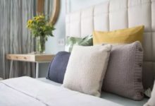 在床頭加一塊板，比多打10個柜子還實用！-酷播亮新聞