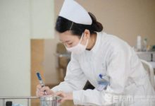 西安現共享護士app 輸液169比醫院貴8倍 護士偷接私活有沒有隱患？-酷播亮新聞