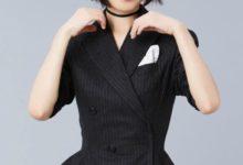 她十年如一日維持好身材，兩度嫁夫大變樣，47歲時尚又俏皮！-酷播亮新聞