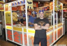 一個美國人中了煎餅果子的毒 回國擺攤兒還火了-酷播亮新聞