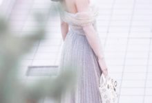 她被自己老闆當眾公主抱，如今一舉一動都招黑，青春靚麗好時尚！-酷播亮新聞