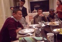 馬雲參加的飯局有多高端，你見識過嗎？敢在飯局玩撲克只有馬雲-酷播亮新聞