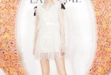 她負面評價不斷備受爭議，被吐槽太丑卻拿獎無數，穿搭時尚清爽！-酷播亮新聞