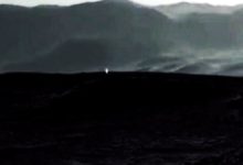 好奇號拍到詭異照片，疑似外星人在火星建有基地，並朝外放光-酷播亮新聞