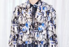 她一手捧出天才卻備受質疑，自成先鋒卻無人理解，穿搭時尚帥氣！-酷播亮新聞