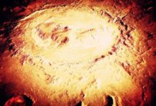 火星拍到神秘壁畫：遠古人領著蛇在奔跑，真相叫人無法淡定-酷播亮新聞