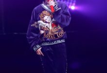 她給粉絲念信帶粉絲一起哭，做事張揚卻惹人愛，穿搭時尚帥氣！-酷播亮新聞