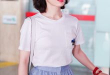 陳數穿件白T恤搭配深色裙，簡簡單單卻很養眼，這是吃啥這麼美！-酷播亮新聞