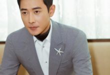 羅晉和一位女子穿情侶裝現身機場，難道真的和唐嫣分了嗎？-酷播亮新聞