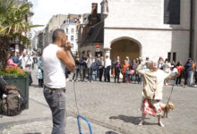 老奶奶听到Beatbox即兴Solo show，全场为她喝彩！-酷播亮新聞