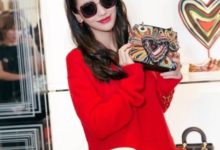 楊穎穿毛衣配紗裙，造型看著挺美艷的，就是臉撞遍娛樂圈無敵手！-酷播亮新聞