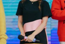 吳昕扎兩辮子穿「乞丐裙」，沒心沒肺笑呵呵，毛不易的表情絕了！-酷播亮新聞