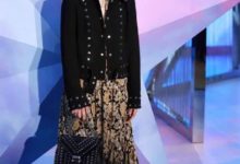 周筆暢現身活動，穿搭風格跟以往截然不同，打扮起來的她太美了！-酷播亮新聞