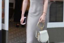 街拍：豐臀細腰的美女，為了博人眼球，穿著弔帶就出門了！-酷播亮新聞